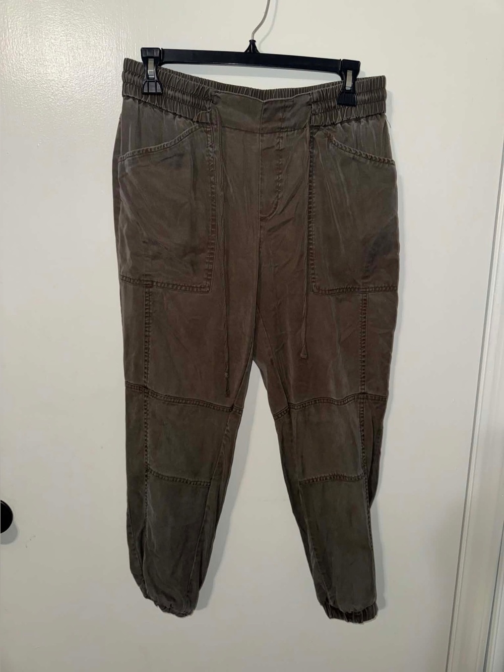 Relaxed Drawstring Jogger capri Pants Olive
